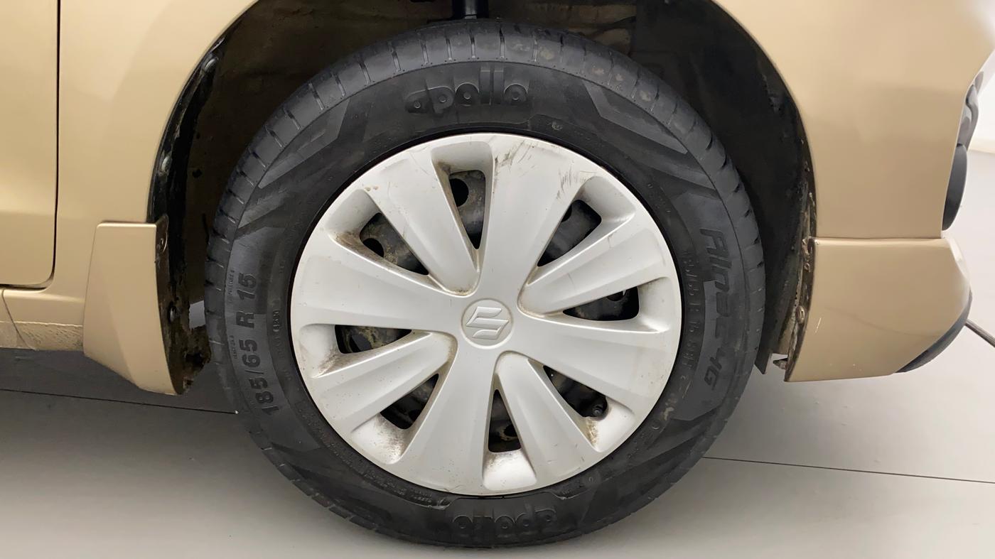 2017 Maruti Ertiga VXI ABS, Petrol, Manual, 76,725 km, Right Front Wheel