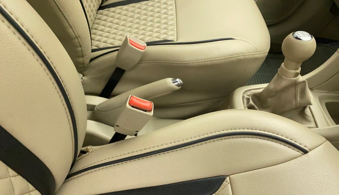 2017 Maruti Ertiga VXI ABS, Petrol, Manual, 76,725 km, Gear Lever
