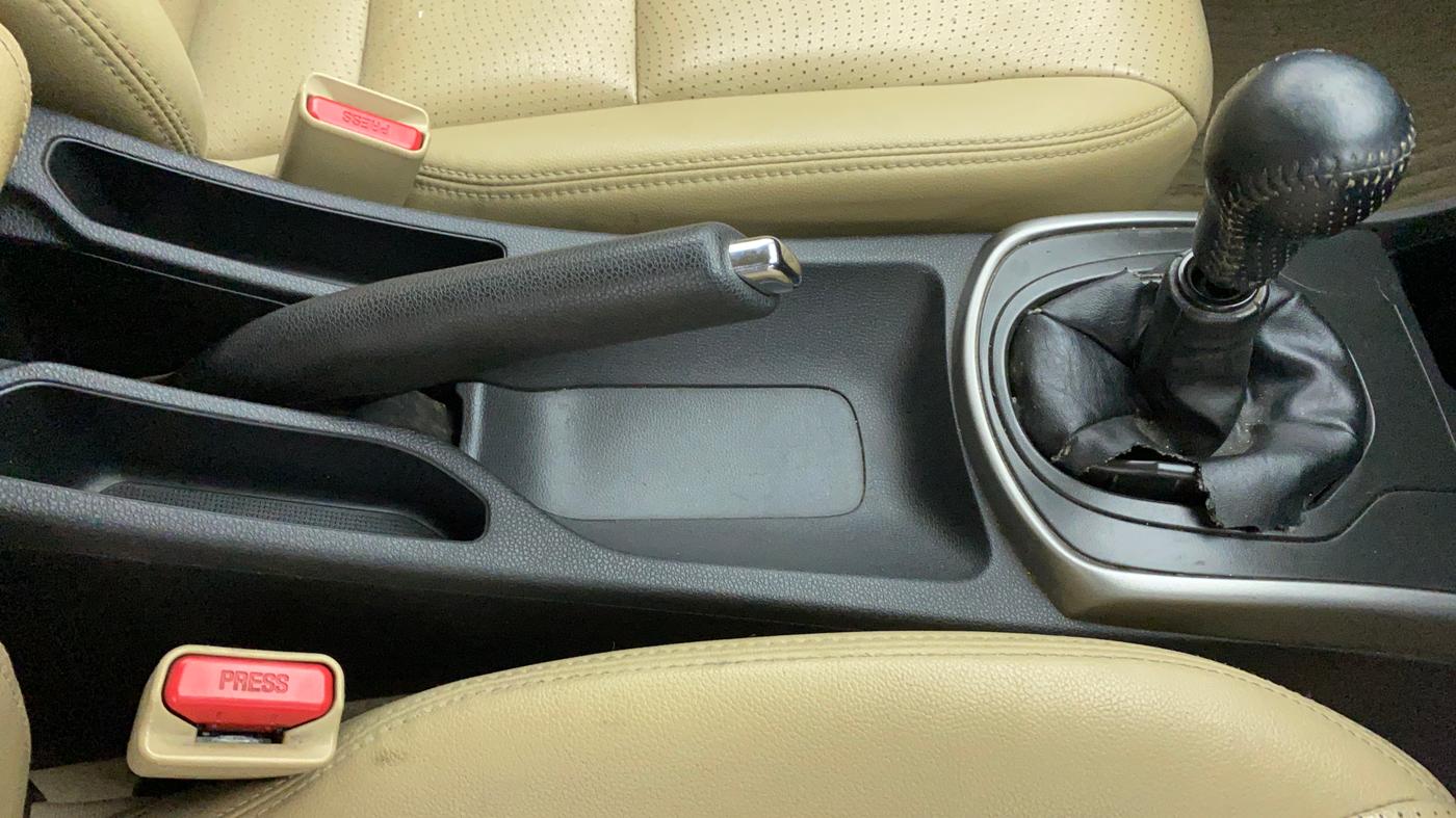2015 Honda City VX MT PETROL, Petrol, Manual, 72,170 km, Gear Lever