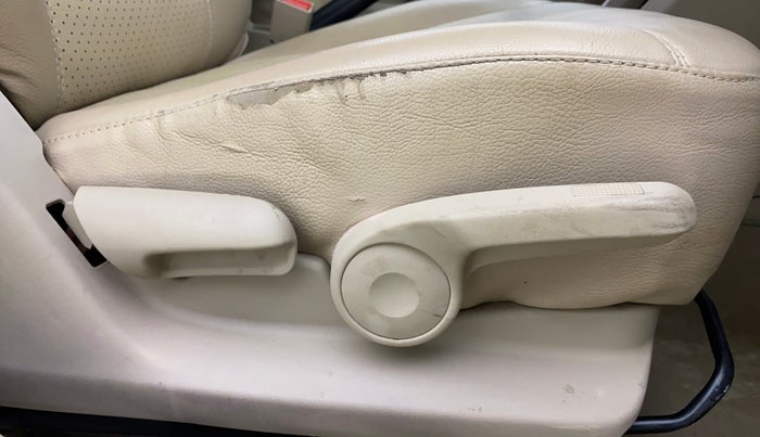 2016 Maruti Ciaz VDI+ SHVS, Diesel, Manual, 84,075 km, Driver Side Adjustment Panel