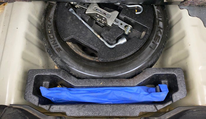 2016 Maruti Ciaz VDI+ SHVS, Diesel, Manual, 84,075 km, Spare Tyre