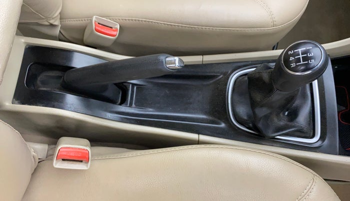 2016 Maruti Ciaz VDI+ SHVS, Diesel, Manual, 84,075 km, Gear Lever