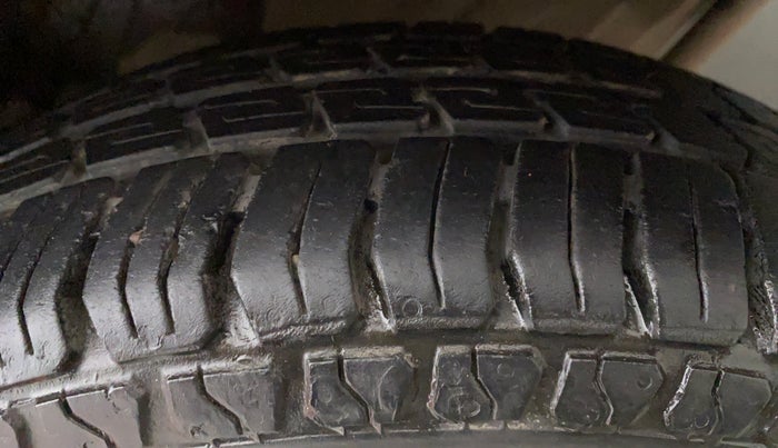 2011 Maruti Zen Estilo LXI, Petrol, Manual, 44,196 km, Left Rear Tyre Tread