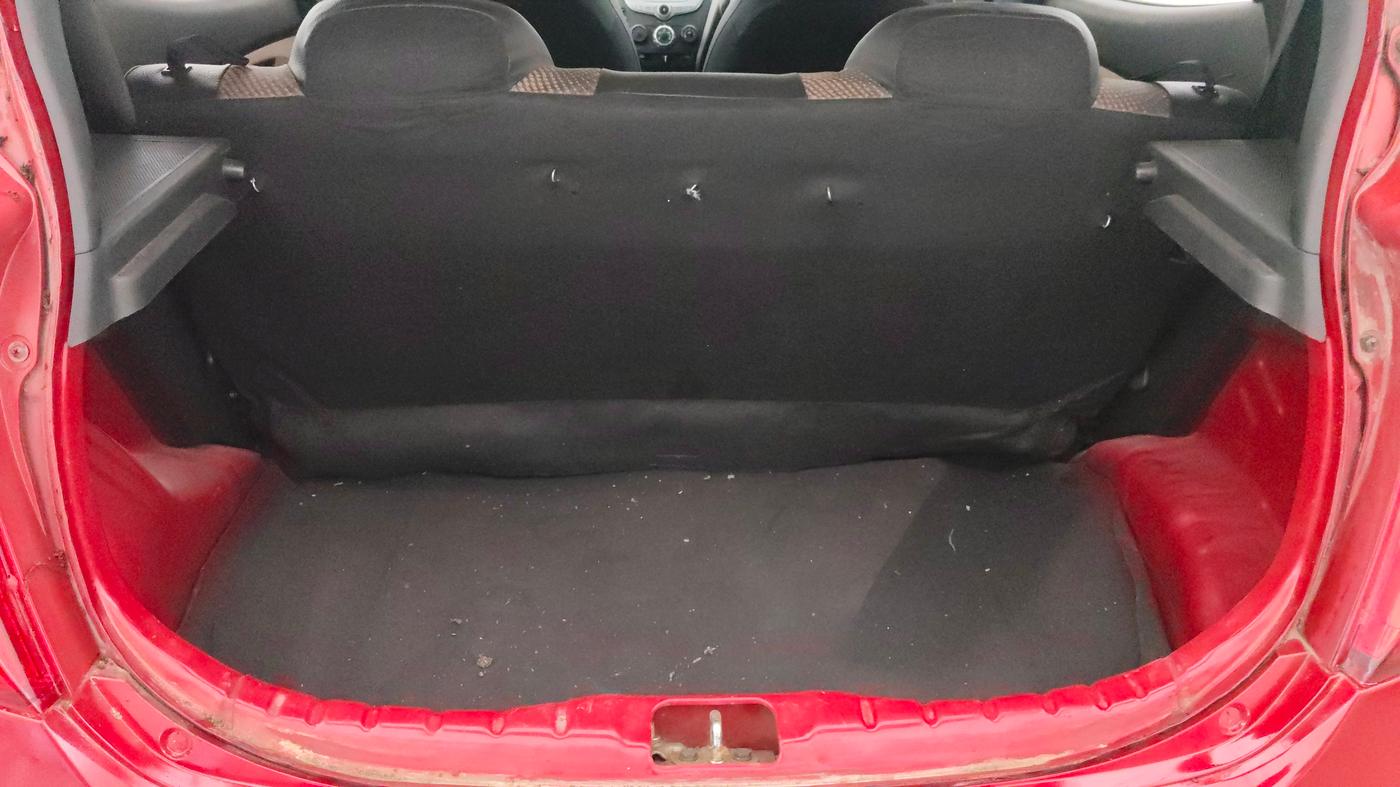 2015 Hyundai Eon SPORTZ, Petrol, Manual, 52,029 km, Boot Inside