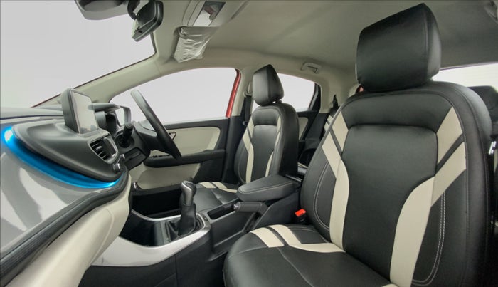 2021 Tata ALTROZ XZ+ 1.5 RTQ, Diesel, Manual, 26,375 km, Right Side Front Door Cabin