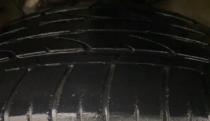 2016 Hyundai Creta SX PLUS  ANNIVERSARY EDITION 1.6 PETROL, Petrol, Manual, 41,701 km, Left Front Tyre Tread