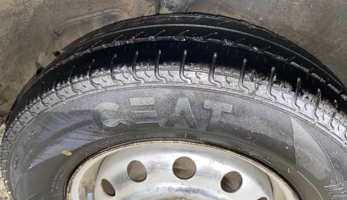 2016 Hyundai i10 D LITE 1.1, CNG, Manual, 85,948 km, Left Rear Tyre Tread