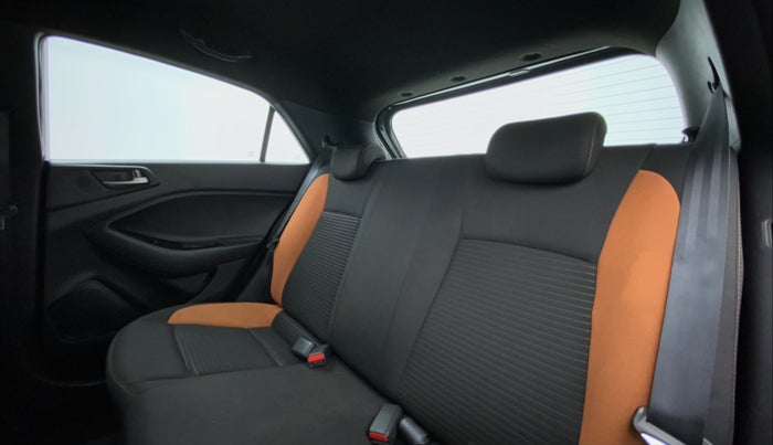 2017 Hyundai Elite i20 ASTA 1.2, Petrol, Manual, 22,008 km, Right Side Rear Door Cabin