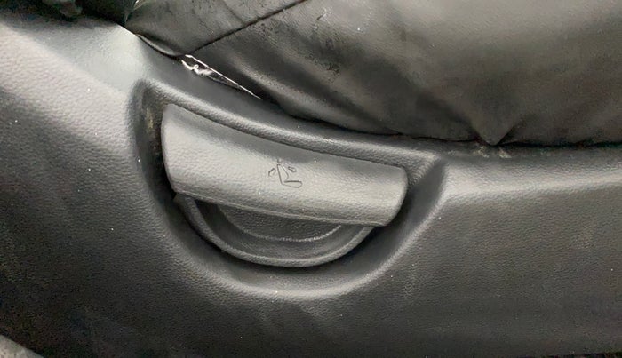 2017 Hyundai Grand i10 SPORTZ (O) 1.2 KAPPA VTVT, Petrol, Manual, 64,964 km, Driver Side Adjustment Panel