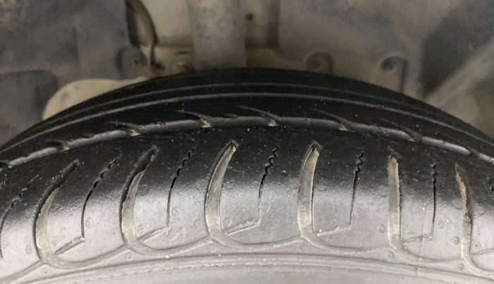2017 Ford Ecosport TITANIUM 1.5L PETROL AT, Petrol, Automatic, 76,626 km, Right Front Tyre Tread