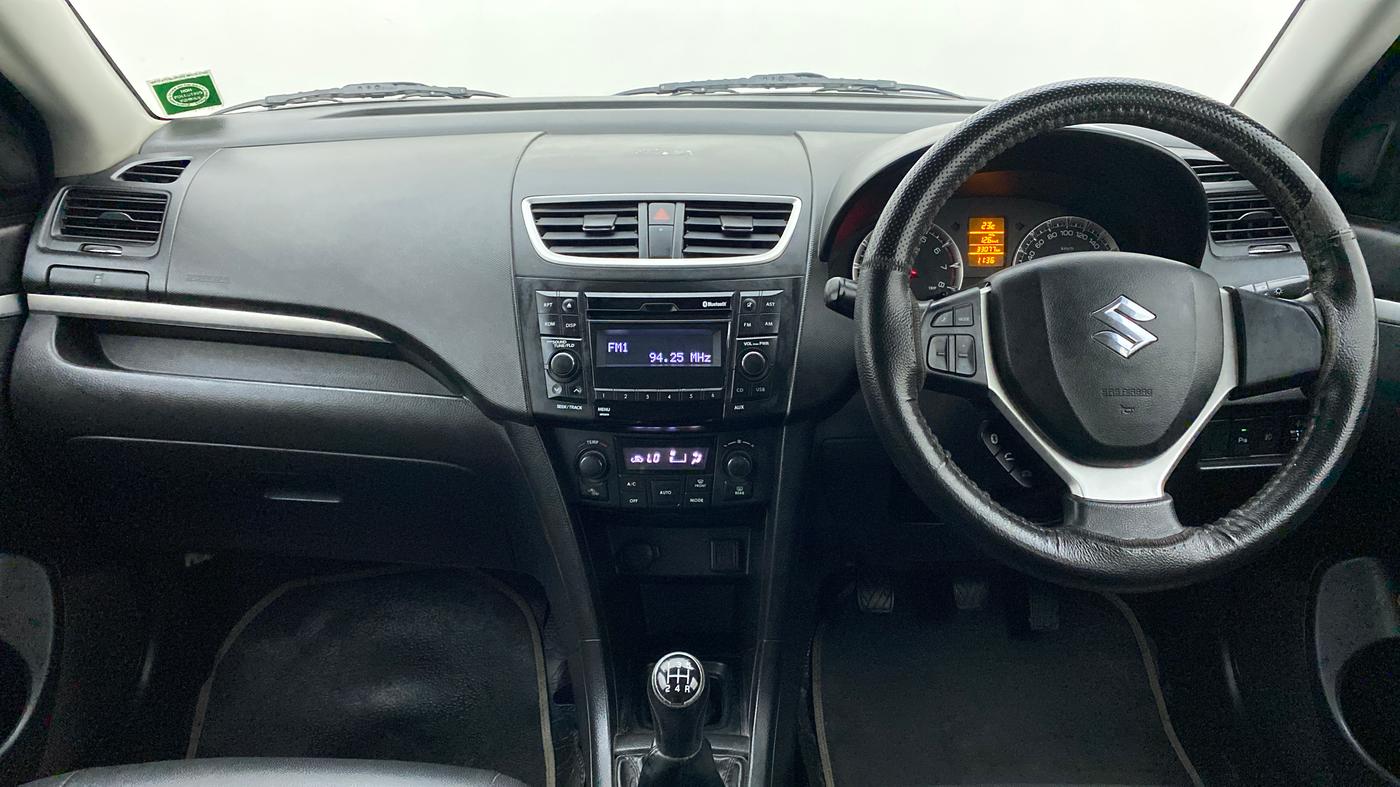 2015 Maruti Swift ZXI D, Petrol, Manual, 33,128 km, Dashboard