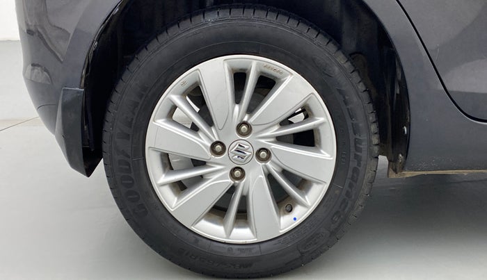 2015 Maruti Swift ZXI D, Petrol, Manual, 33,128 km, Right Rear Wheel