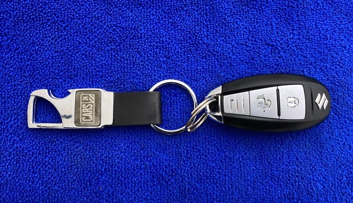 2015 Maruti Swift ZXI D, Petrol, Manual, 33,128 km, Key Close Up