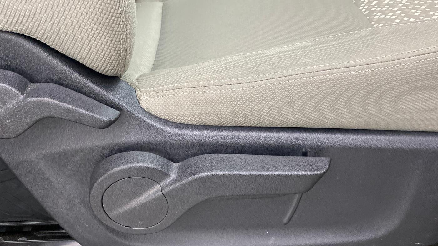 2021 Mahindra MARAZZO M 6 + 8 STR, Diesel, Manual, 9,585 km, Driver Side Adjustment Panel