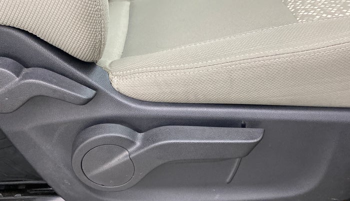 2021 Mahindra MARAZZO M 6 + 8 STR, Diesel, Manual, 9,585 km, Driver Side Adjustment Panel