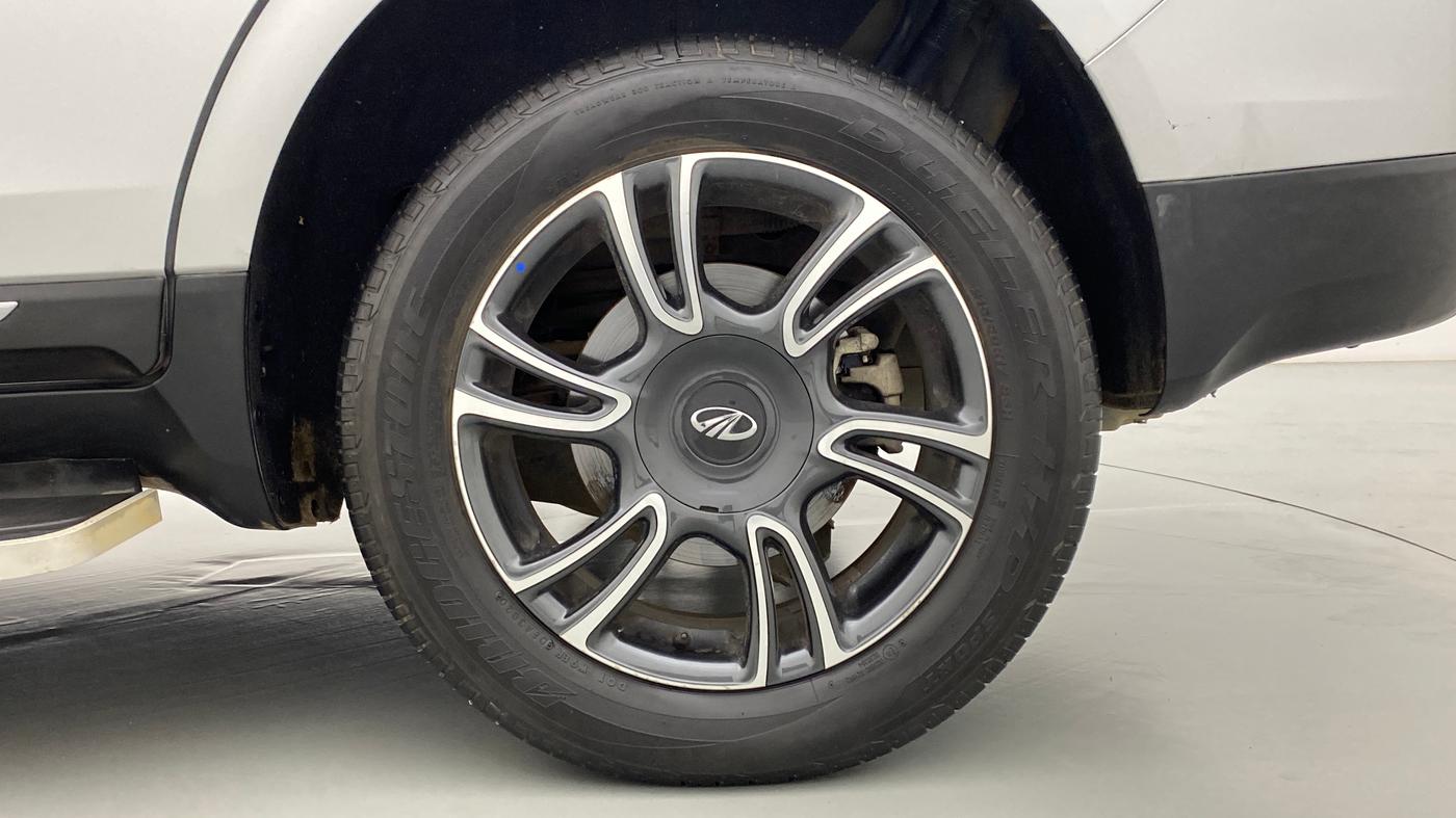 2021 Mahindra MARAZZO M 6 + 8 STR, Diesel, Manual, 9,585 km, Left Rear Wheel