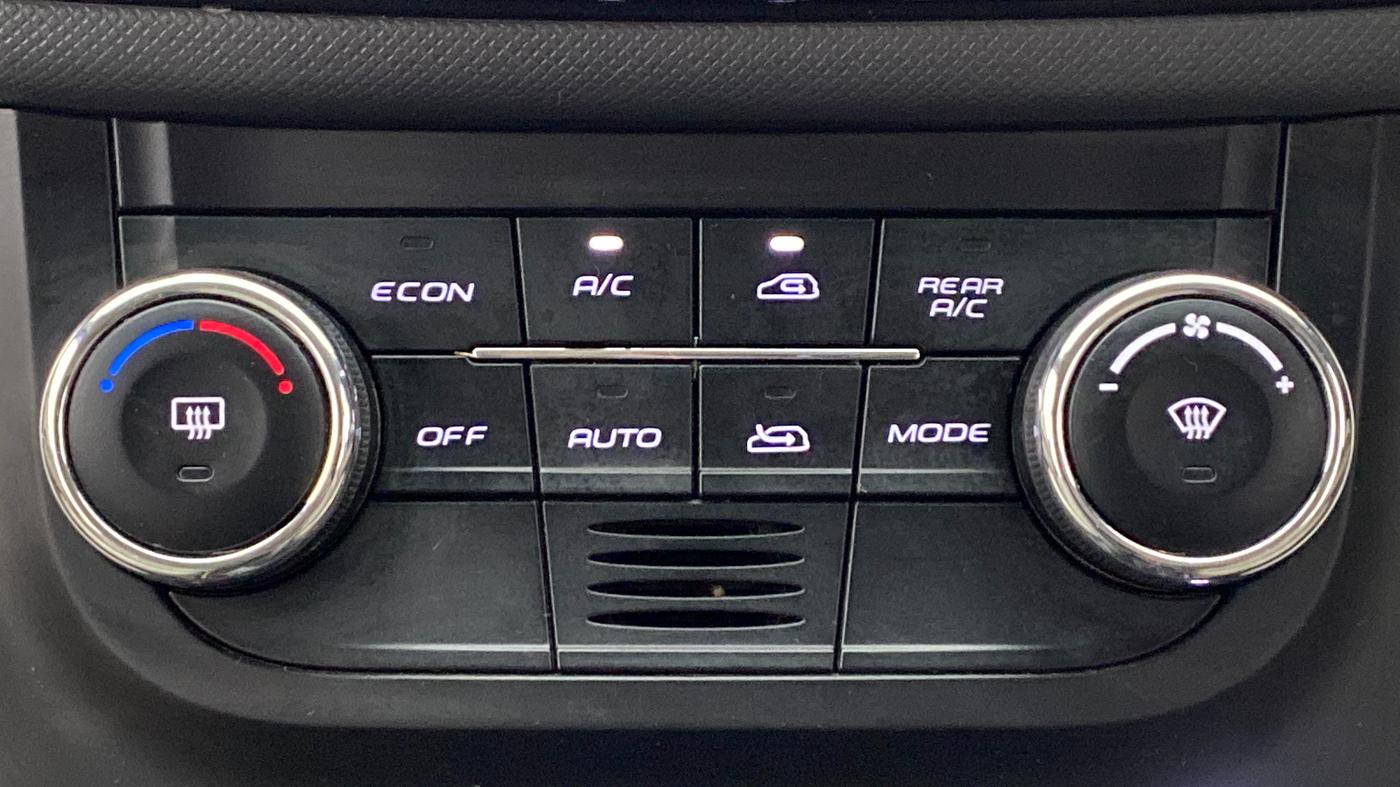 2021 Mahindra MARAZZO M 6 + 8 STR, Diesel, Manual, 9,585 km, Automatic Climate Control