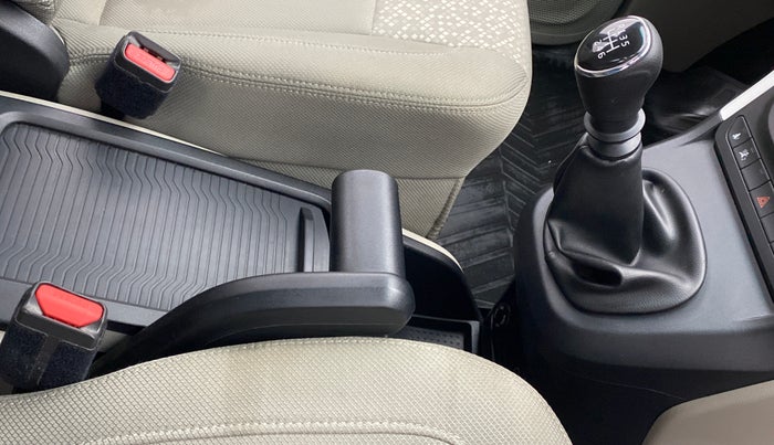 2021 Mahindra MARAZZO M 6 + 8 STR, Diesel, Manual, 9,585 km, Gear Lever