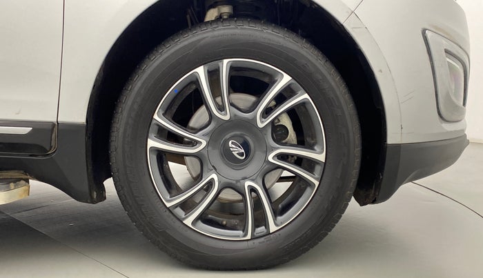 2021 Mahindra MARAZZO M 6 + 8 STR, Diesel, Manual, 9,585 km, Right Front Wheel