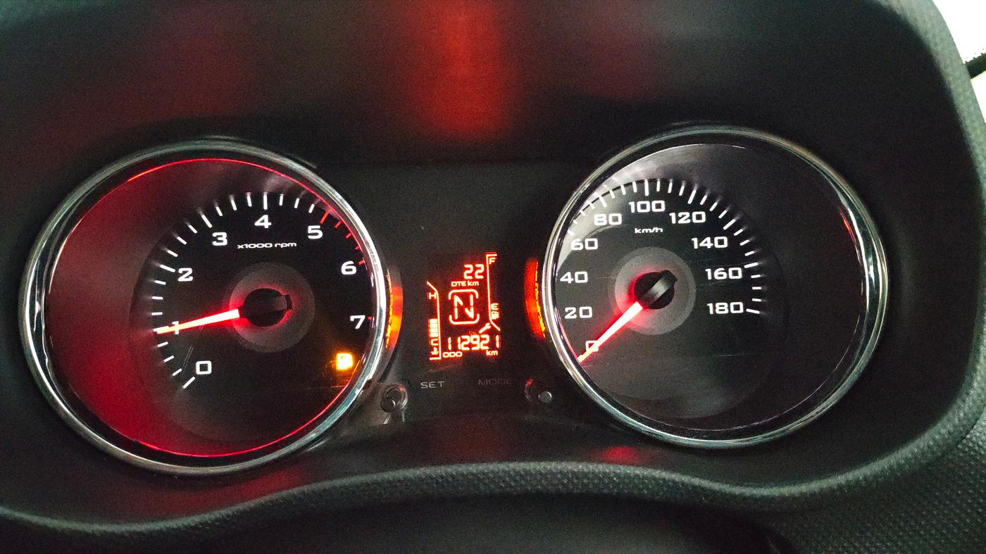 2016 Mahindra TUV300 T8, Diesel, Manual, 1,12,896 km, Odometer Image