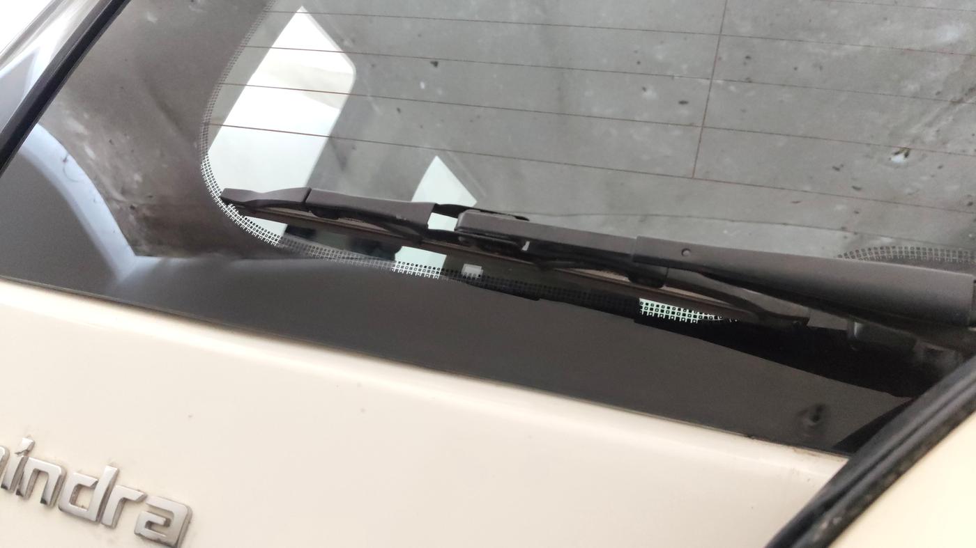2016 Mahindra TUV300 T8, Diesel, Manual, 1,12,896 km, Rear Wiper