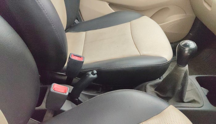 2015 Hyundai Eon ERA +, Petrol, Manual, 81,848 km, Gear Lever