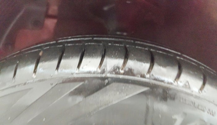 2015 Hyundai Eon ERA +, Petrol, Manual, 81,848 km, Left Front Tyre Tread