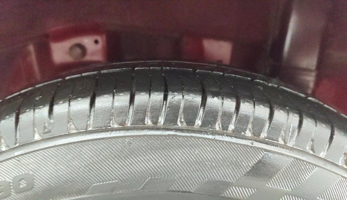 2015 Hyundai Eon ERA +, Petrol, Manual, 81,848 km, Left Rear Tyre Tread