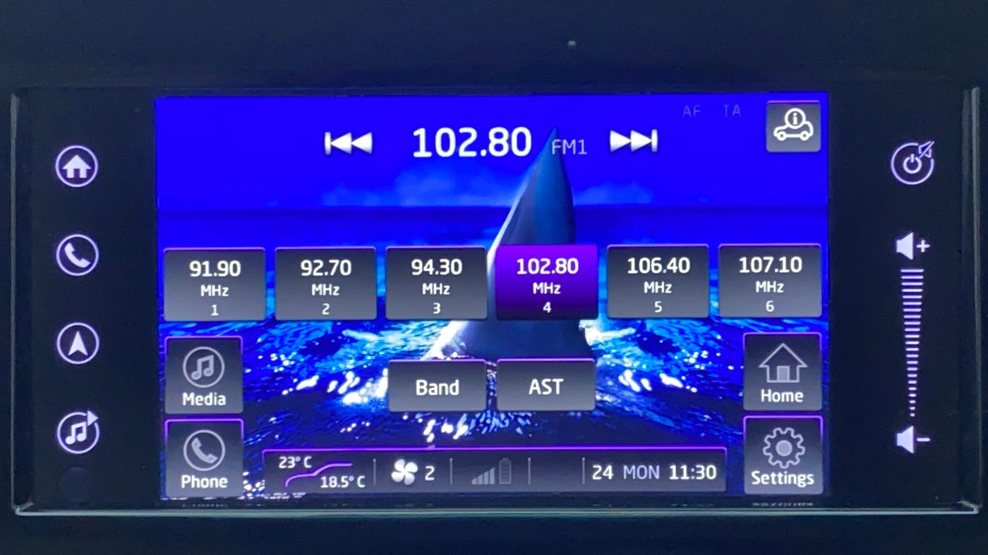 2018 Mahindra MARAZZO M8 7 STR, Diesel, Manual, Infotainment System