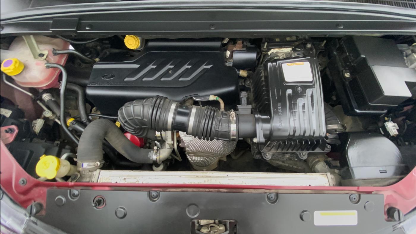 2018 Mahindra MARAZZO M8 7 STR, Diesel, Manual, Open Bonet
