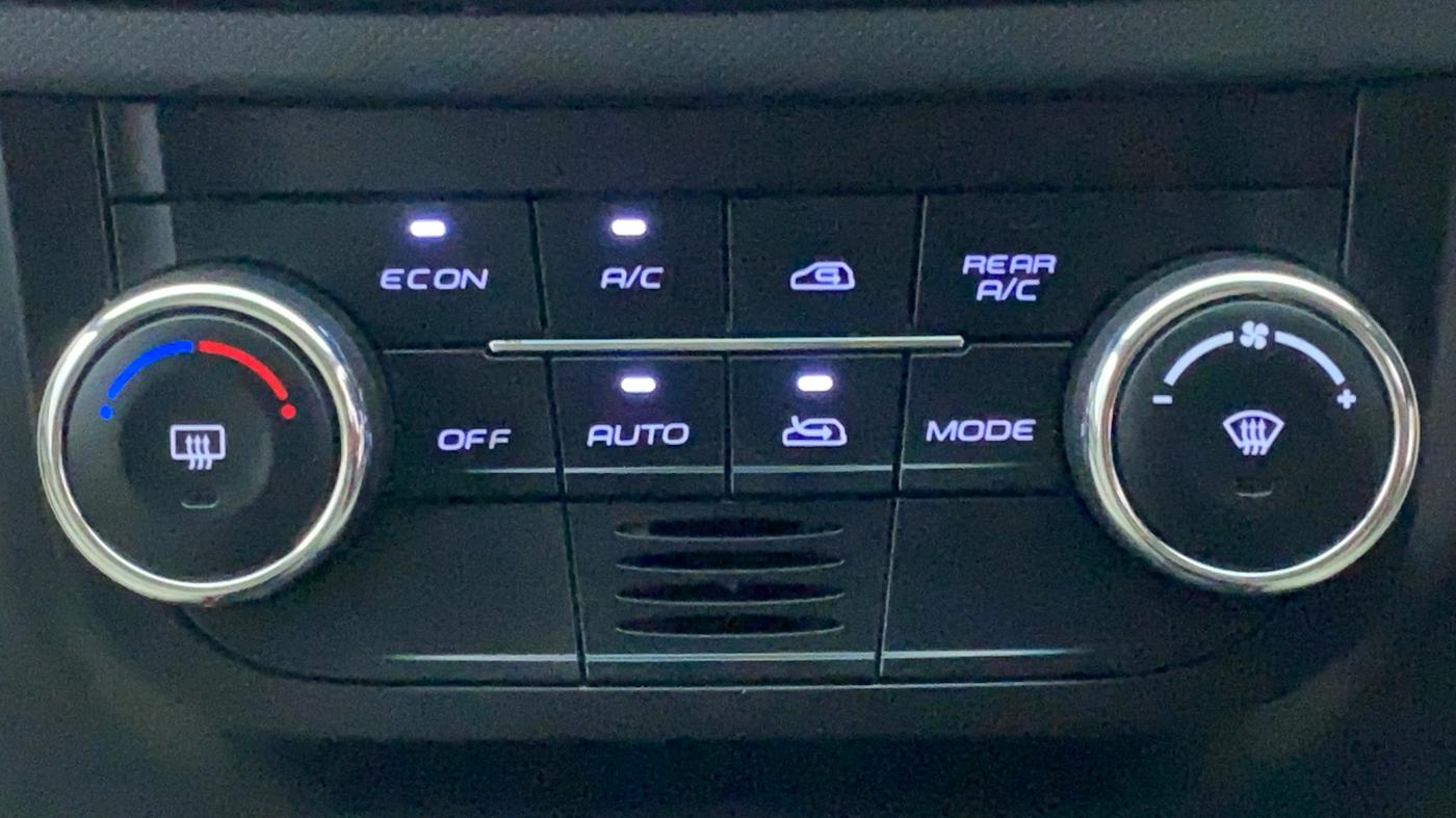 2018 Mahindra MARAZZO M8 7 STR, Diesel, Manual, Automatic Climate Control