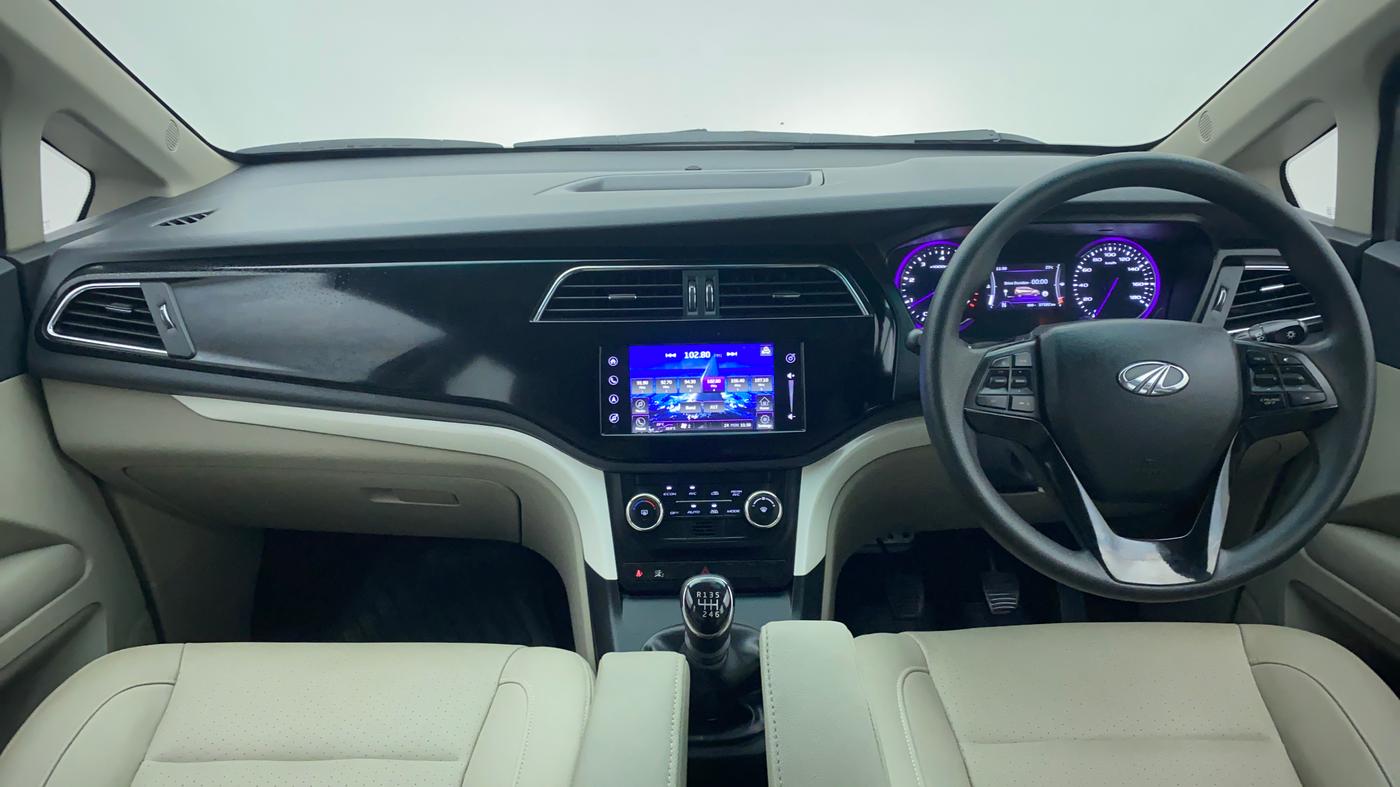 2018 Mahindra MARAZZO M8 7 STR, Diesel, Manual, Dashboard