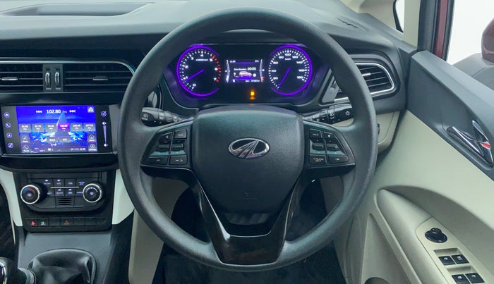 2018 Mahindra MARAZZO M8 7 STR, Diesel, Manual, Steering Wheel Close Up