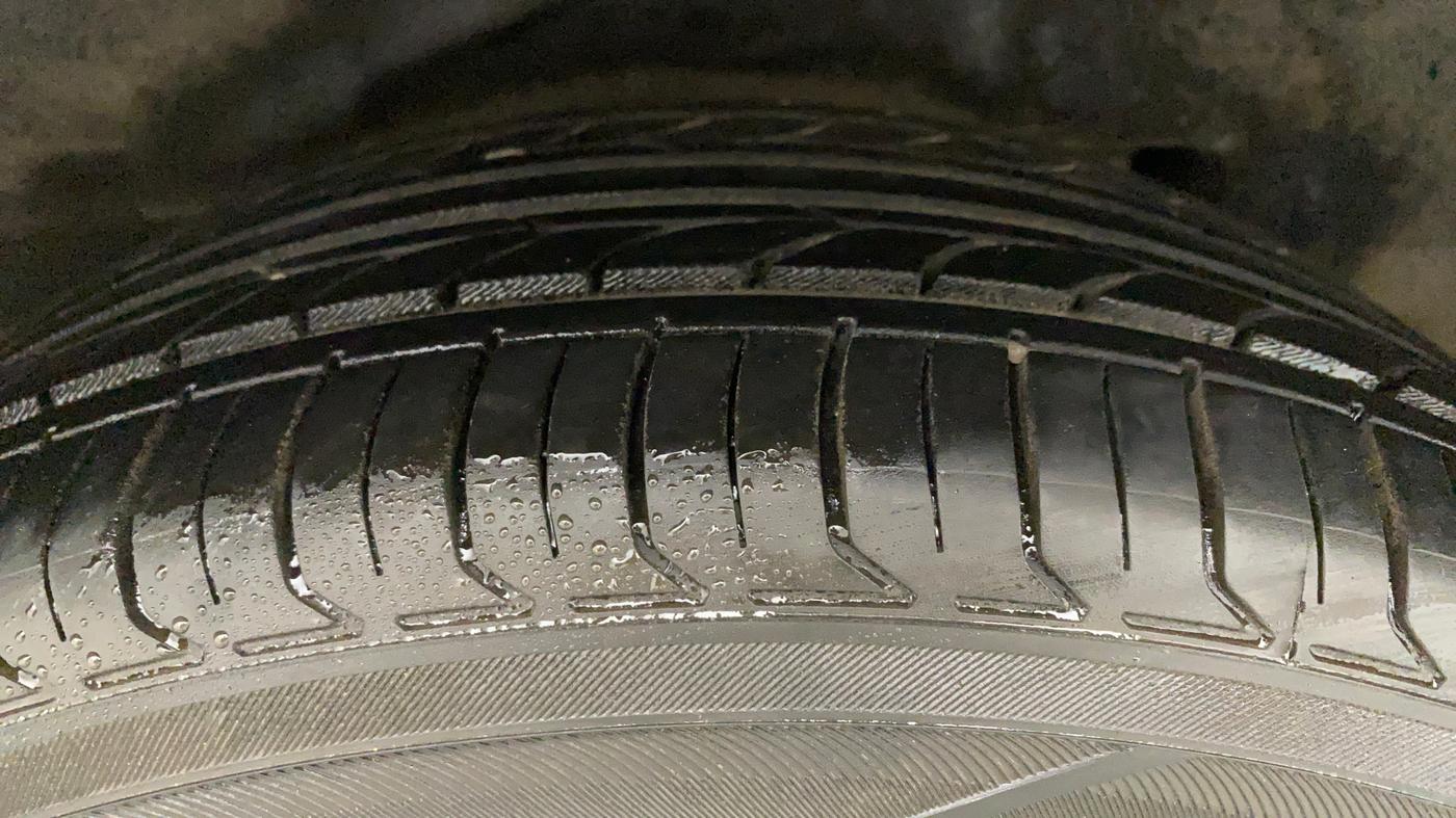 2017 Toyota Corolla Altis VL CVT PETROL, Petrol, Automatic, 86,409 km, Right Rear Tyre Tread