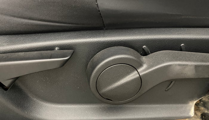 2022 Mahindra Thar LX PETROL HT 4WD AT, Petrol, Automatic, 28,294 km, Driver Side Adjustment Panel