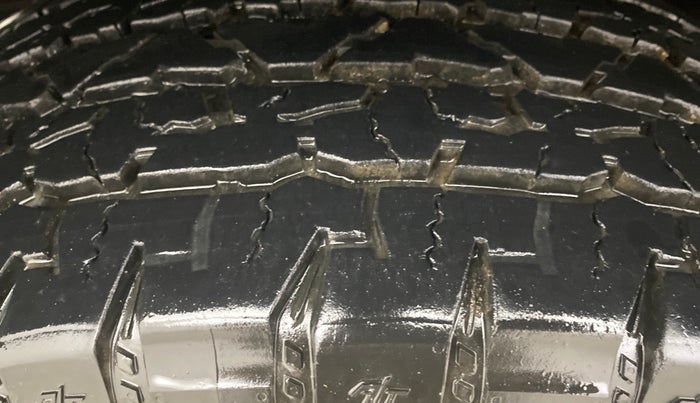 2022 Mahindra Thar LX PETROL HT 4WD AT, Petrol, Automatic, 28,294 km, Right Rear Tyre Tread