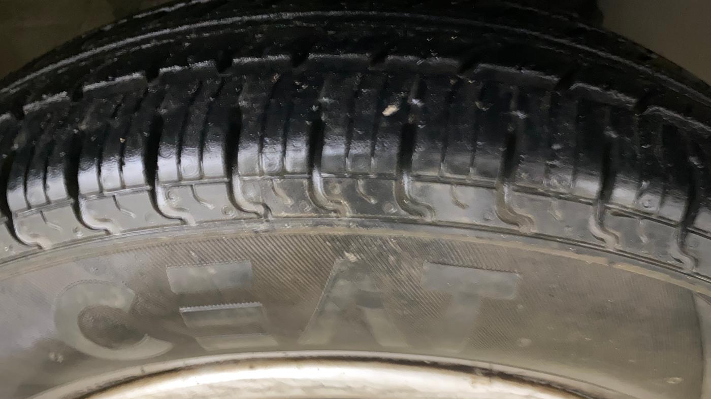 2016 Renault Kwid RXT 0.8, Petrol, Manual, 32,097 km, Right Front Tyre Tread