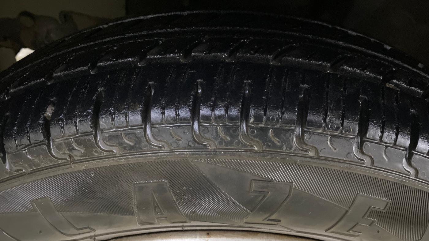 2016 Renault Kwid RXT 0.8, Petrol, Manual, 32,097 km, Left Front Tyre Tread