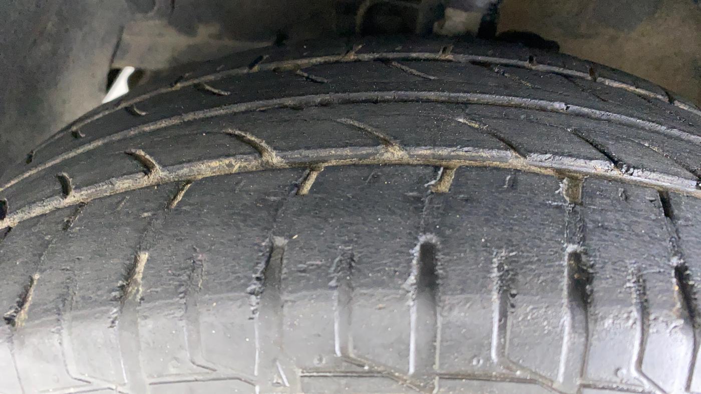 2017 Tata Zest XM RT, Petrol, Manual, 60,308 km, Left Front Tyre Tread