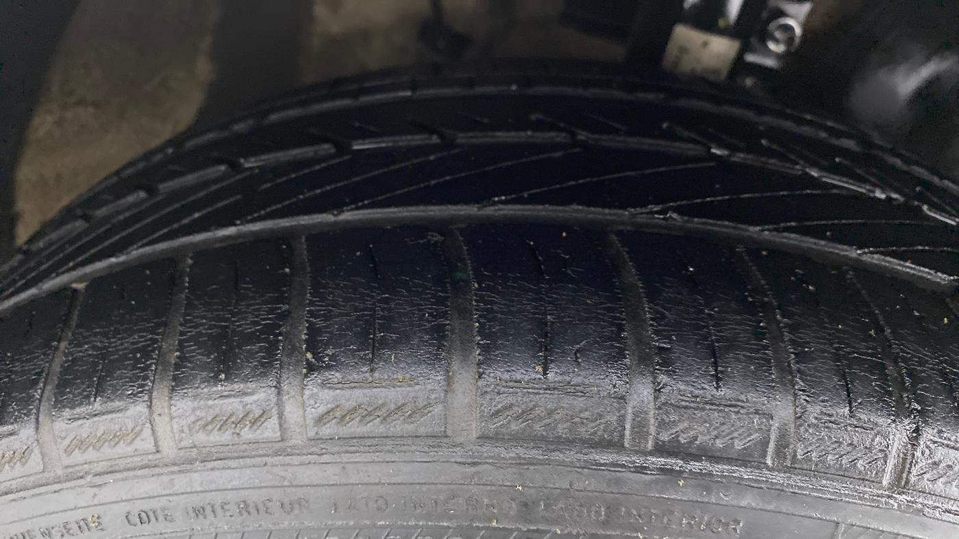 2013 Volkswagen Polo COMFORTLINE 1.2L PETROL, Petrol, Manual, 54,498 km, Right Front Tyre Tread