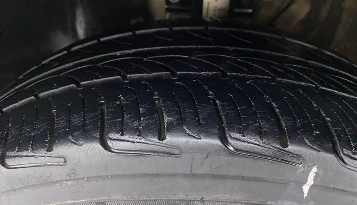 2013 Volkswagen Polo COMFORTLINE 1.2L PETROL, Petrol, Manual, 54,498 km, Left Front Tyre Tread