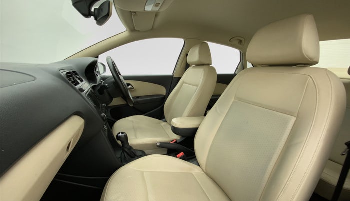 2017 Skoda Rapid 1.6 MPI STYLE AT, Petrol, Automatic, 43,728 km, Right Side Front Door Cabin