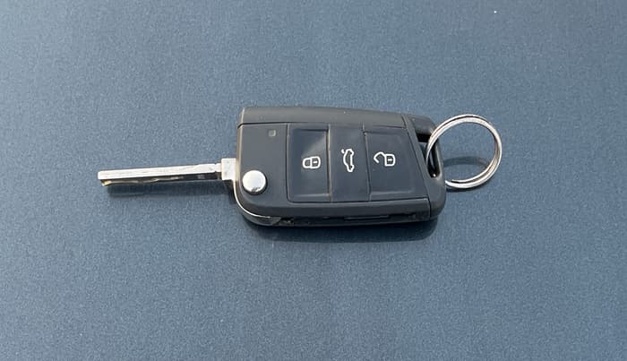 2023 Skoda SLAVIA Ambition 1.5L TSI, Petrol, Manual, 25,954 km, Key Close Up