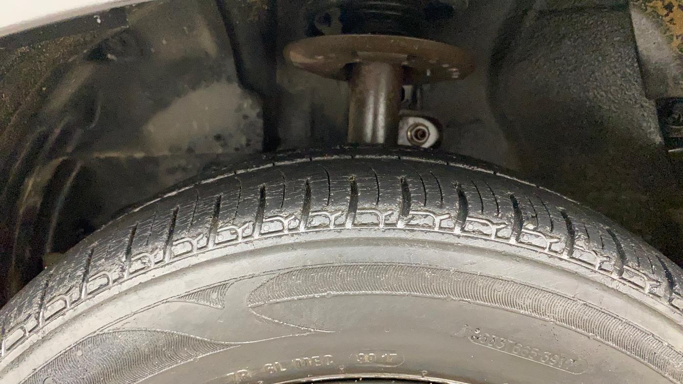 2017 Mahindra Kuv100 K4 PLUS 6 STR, Petrol, Manual, 38,212 km, Left Front Tyre Tread