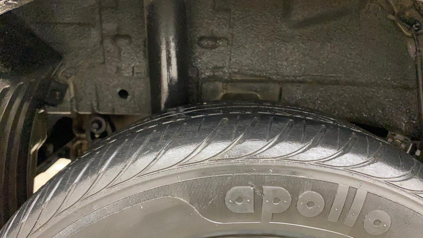 2017 Mahindra Kuv100 K4 PLUS 6 STR, Petrol, Manual, 38,212 km, Right Rear Tyre Tread