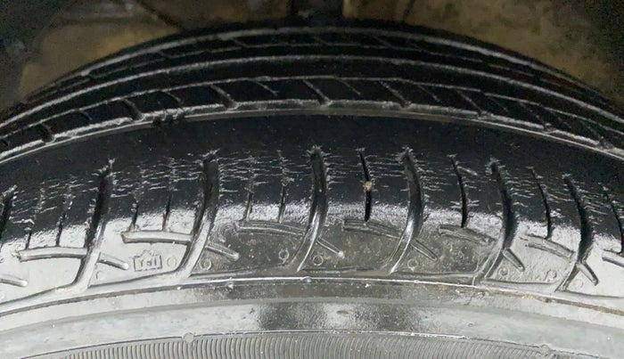 2018 Maruti Baleno DELTA PETROL 1.2, Petrol, Manual, 40,737 km, Left Front Tyre Tread