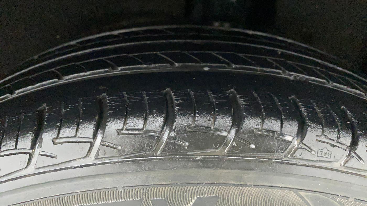 2018 Maruti Baleno DELTA PETROL 1.2, Petrol, Manual, 40,737 km, Left Rear Tyre Tread