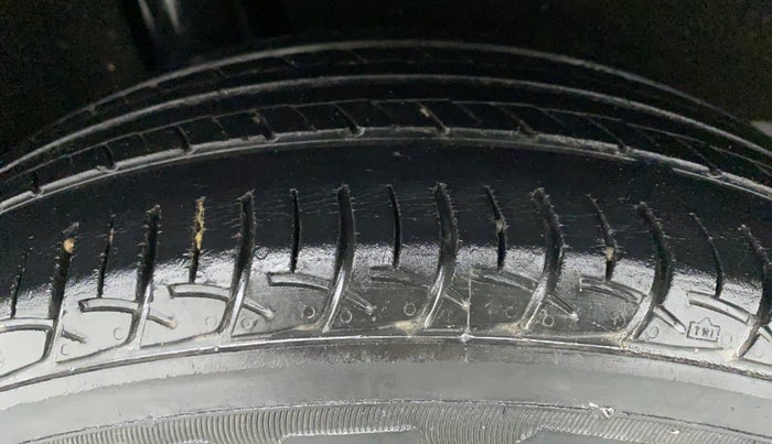 2018 Maruti Baleno DELTA PETROL 1.2, Petrol, Manual, 40,737 km, Right Rear Tyre Tread