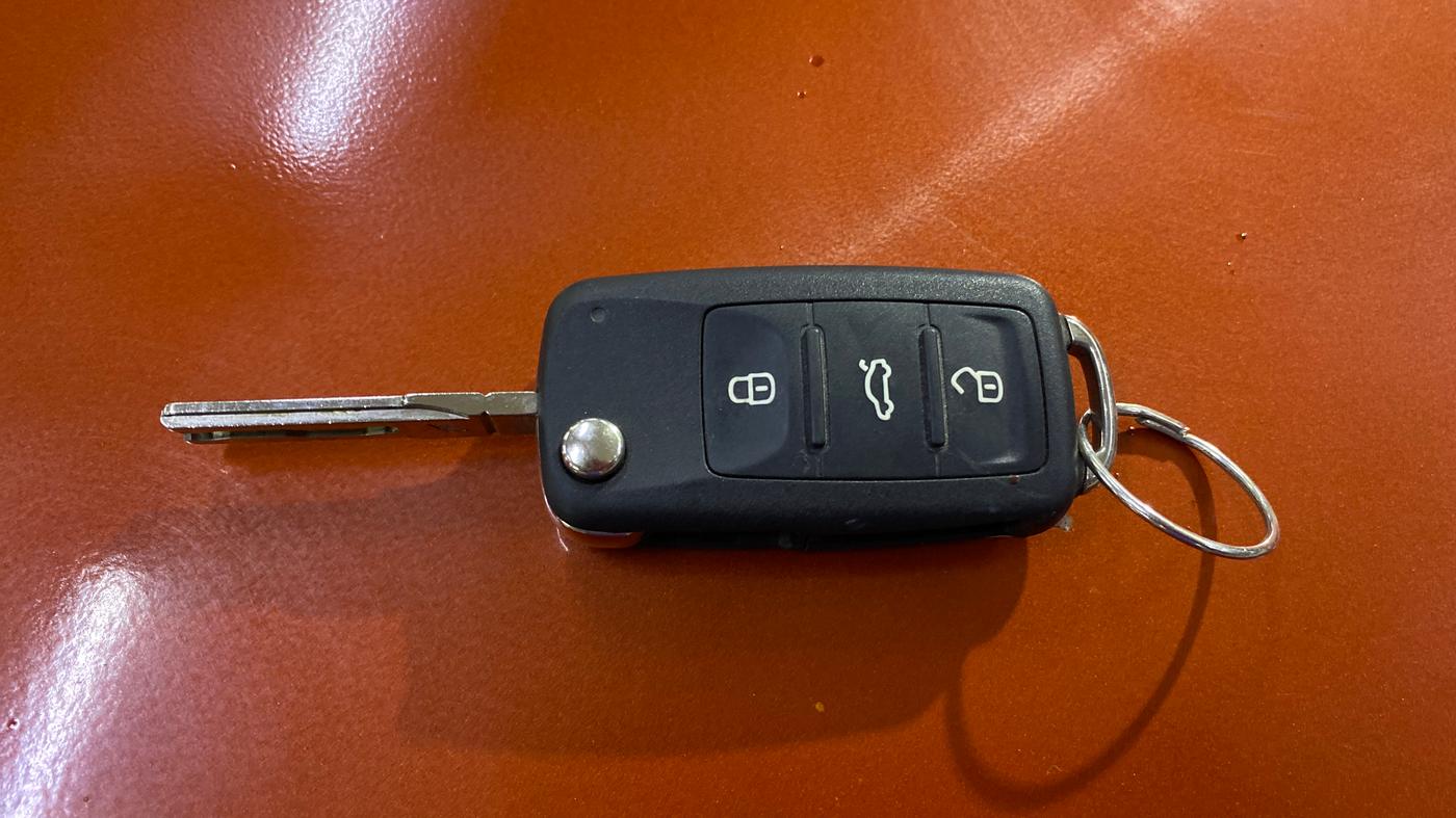 2015 Volkswagen Polo HIGHLINE1.2L, Petrol, Manual, 15,444 km, Key Close Up