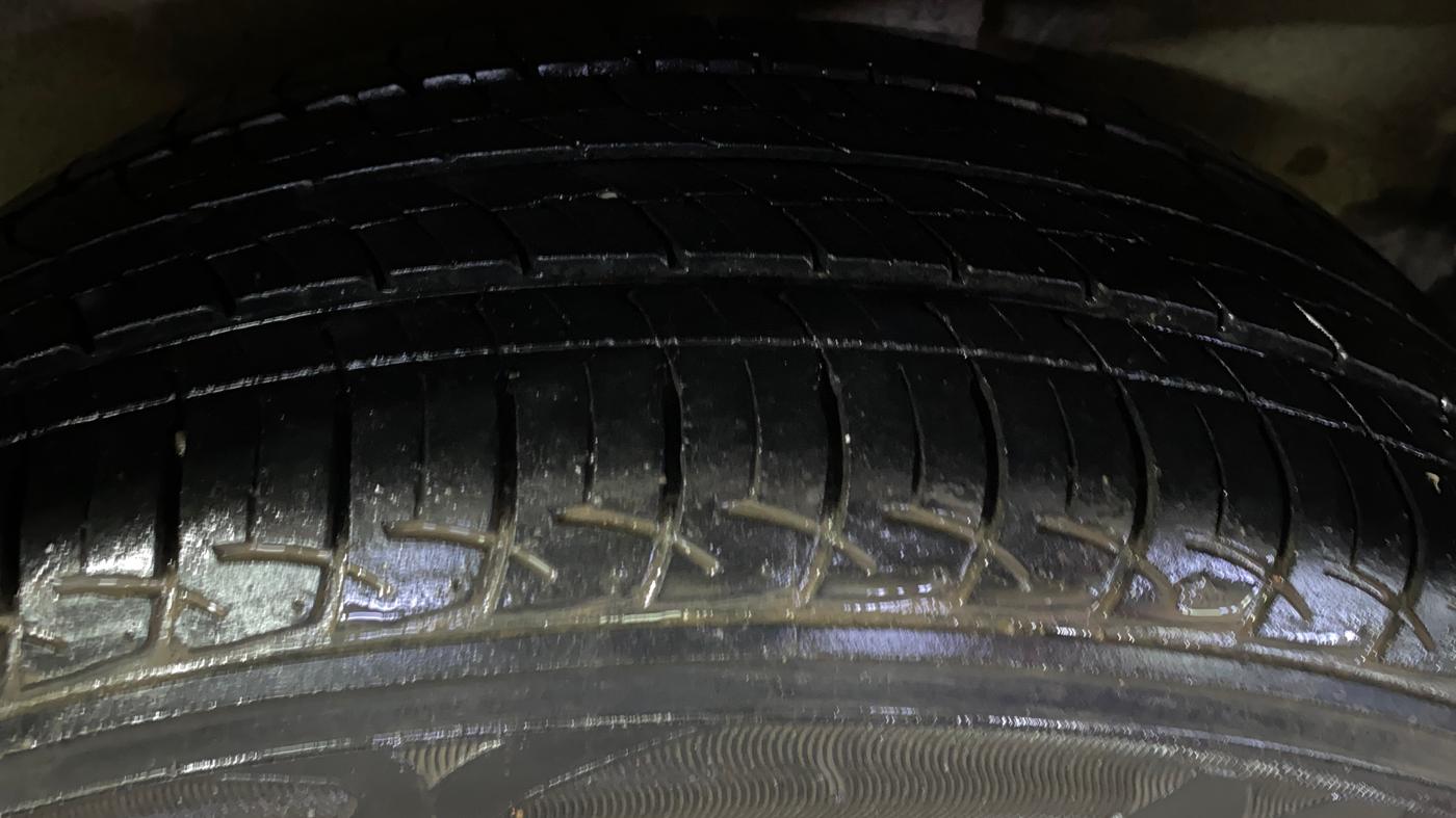 2015 Volkswagen Polo HIGHLINE1.2L, Petrol, Manual, 15,444 km, Left Rear Tyre Tread